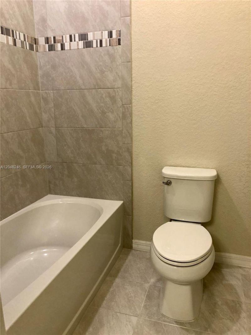 4984 Greenway Dr, Unit #, Hollywood, FL 33021 Photo