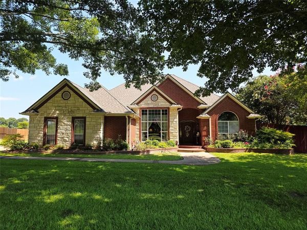 126 E Post Oak, Frankston, TX 75763