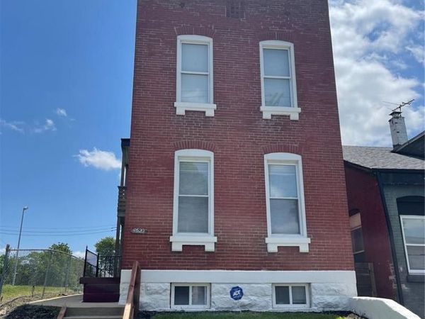 4620 Pennsylvania Avenue, St Louis, MO 63111