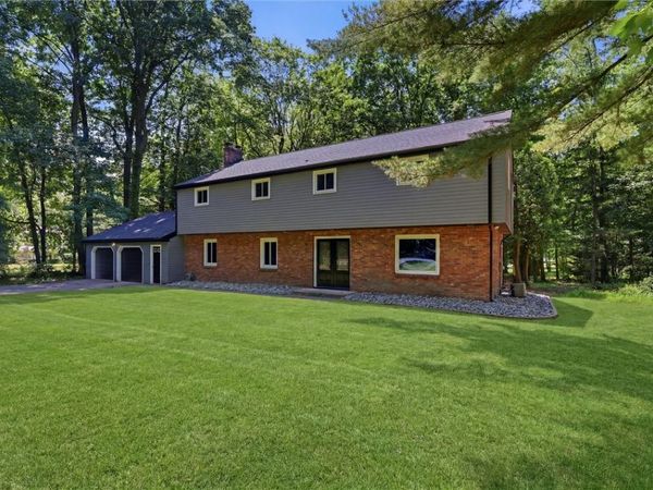 208 Lynwood Dr, Greenville, PA 16125