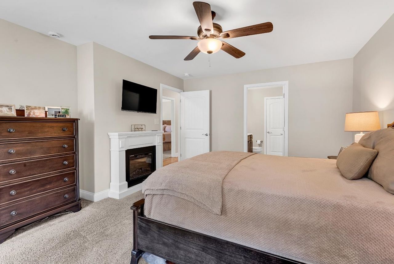872 Brenda Pl. Photo 12