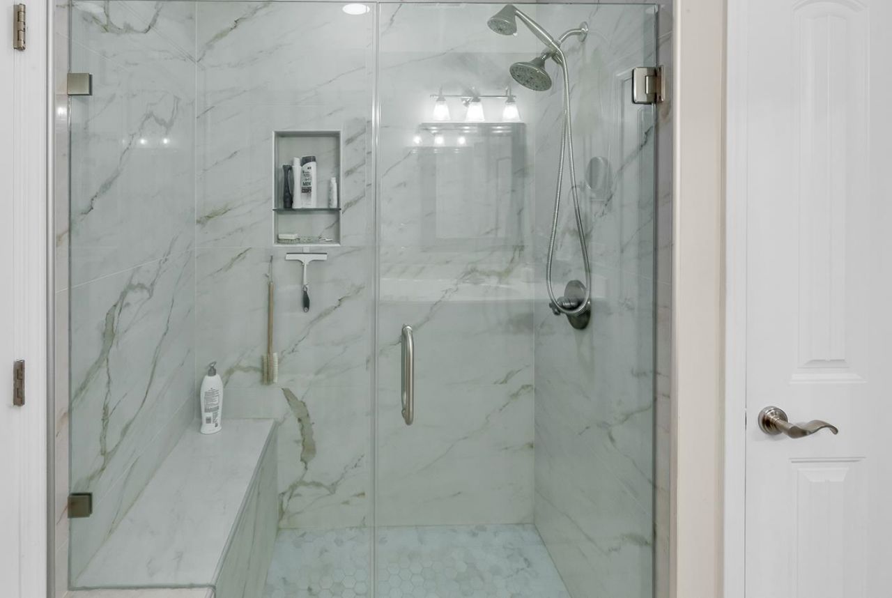 872 Brenda Pl. Photo 15