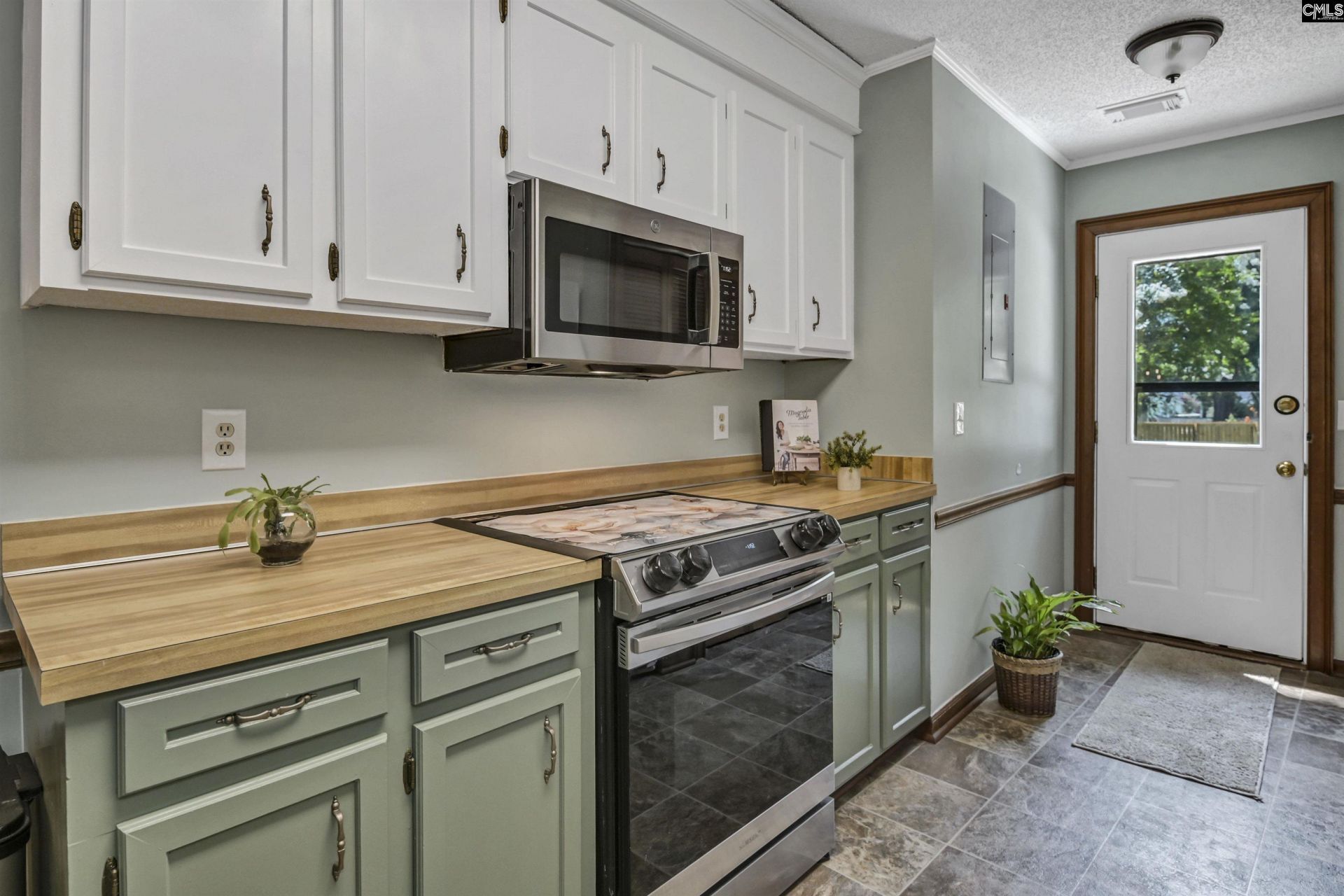 238 Danby Court  Photo 16