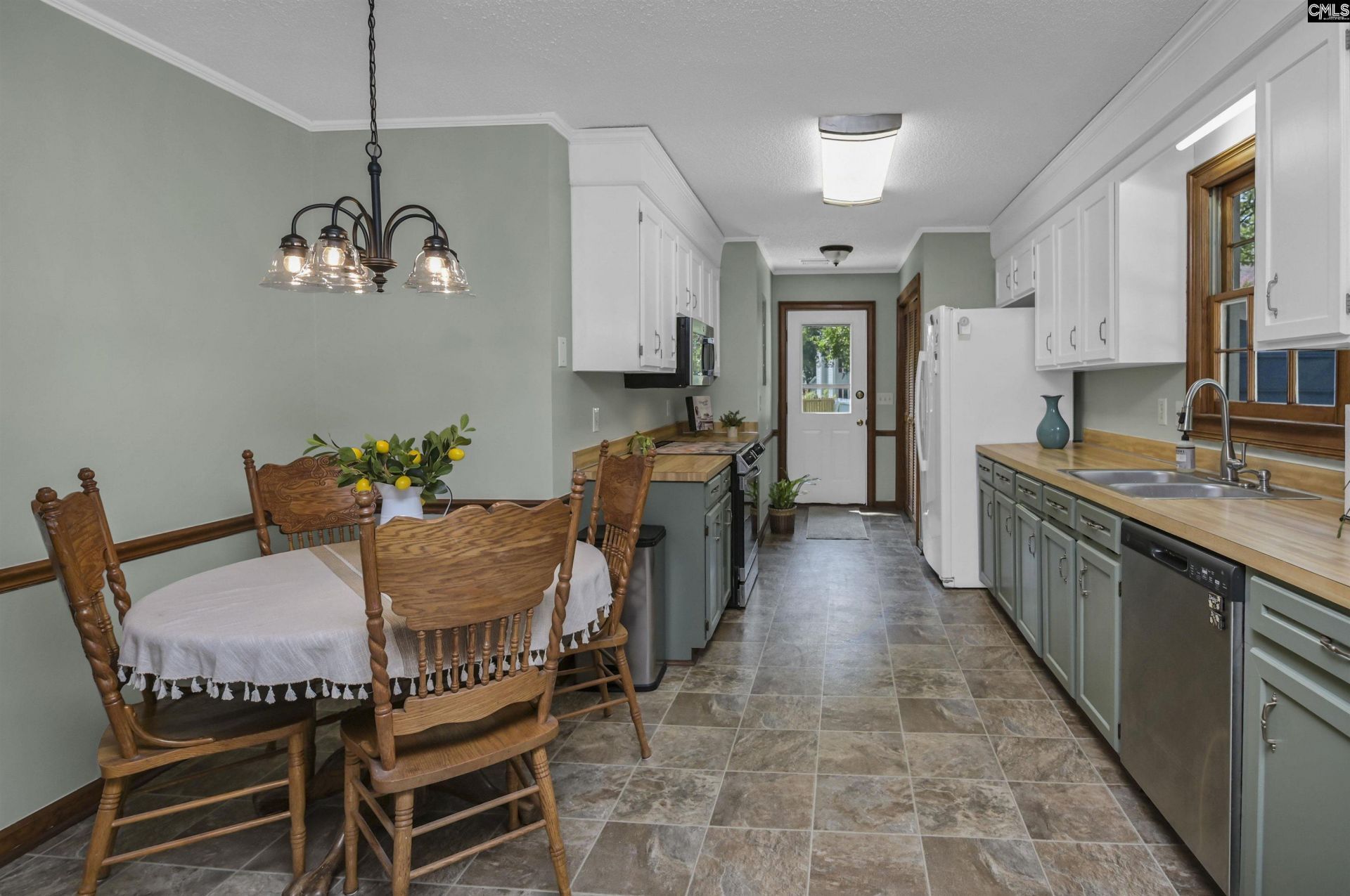 238 Danby Court  Photo 18