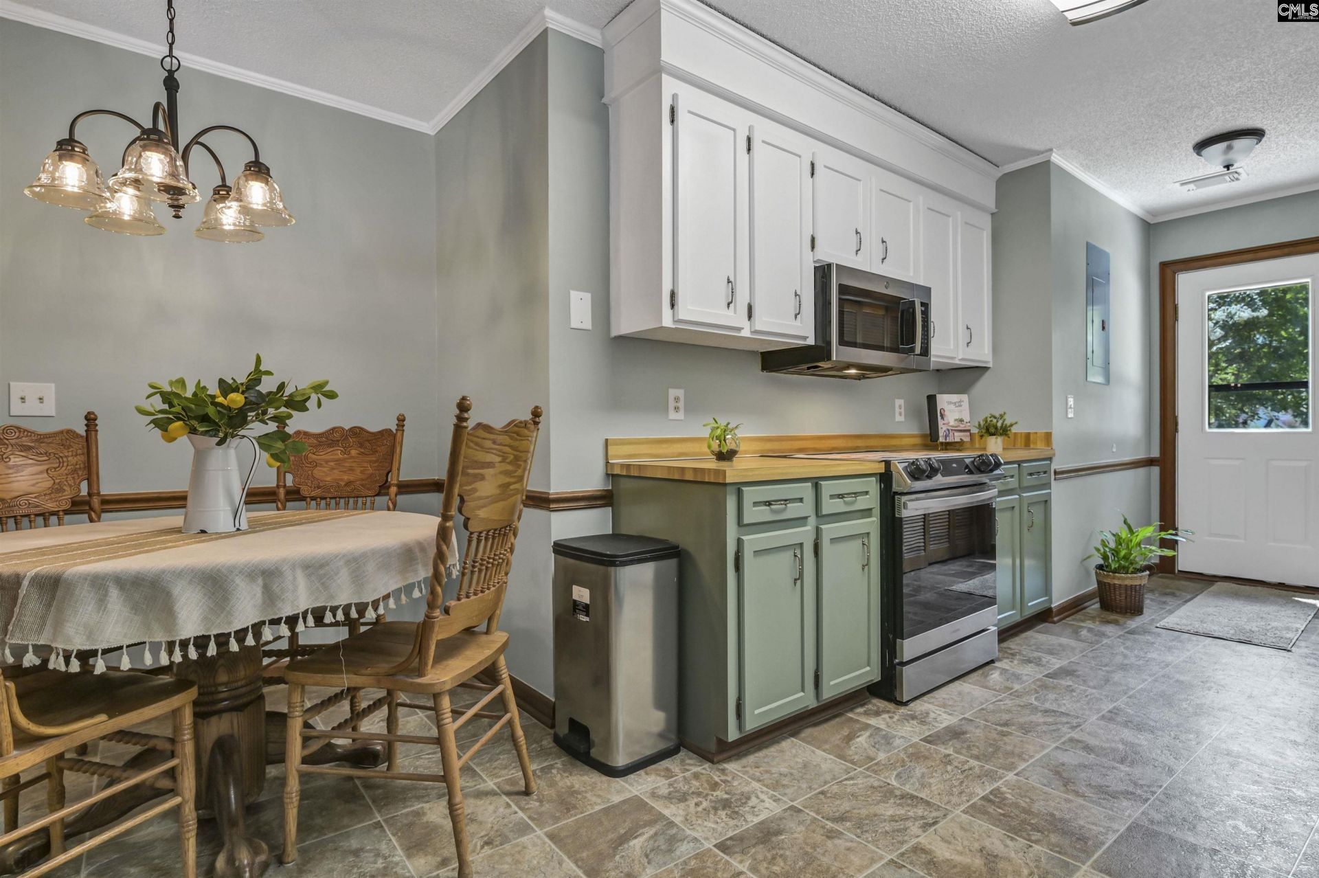 238 Danby Court  Photo 19