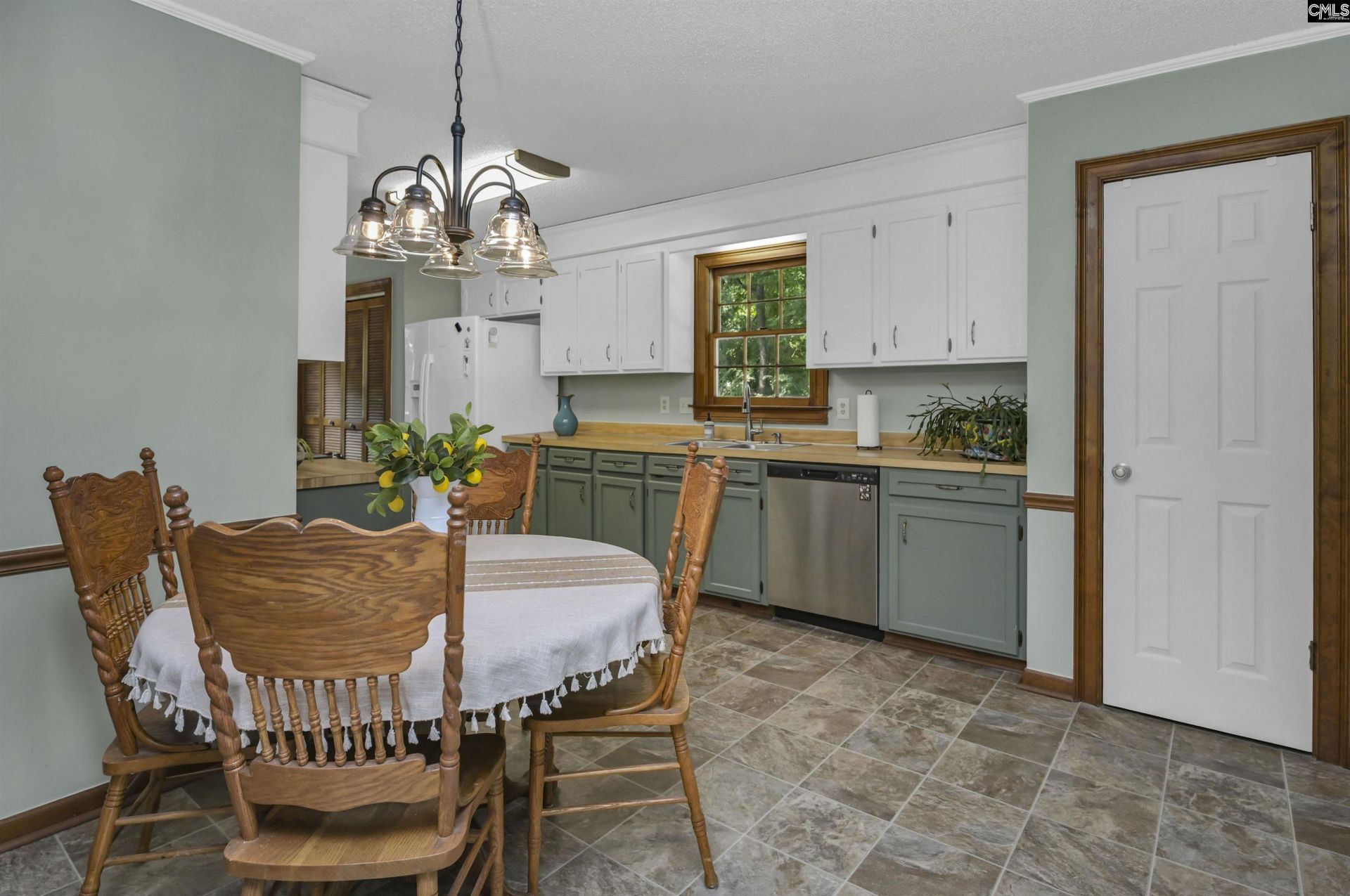 238 Danby Court  Photo 20