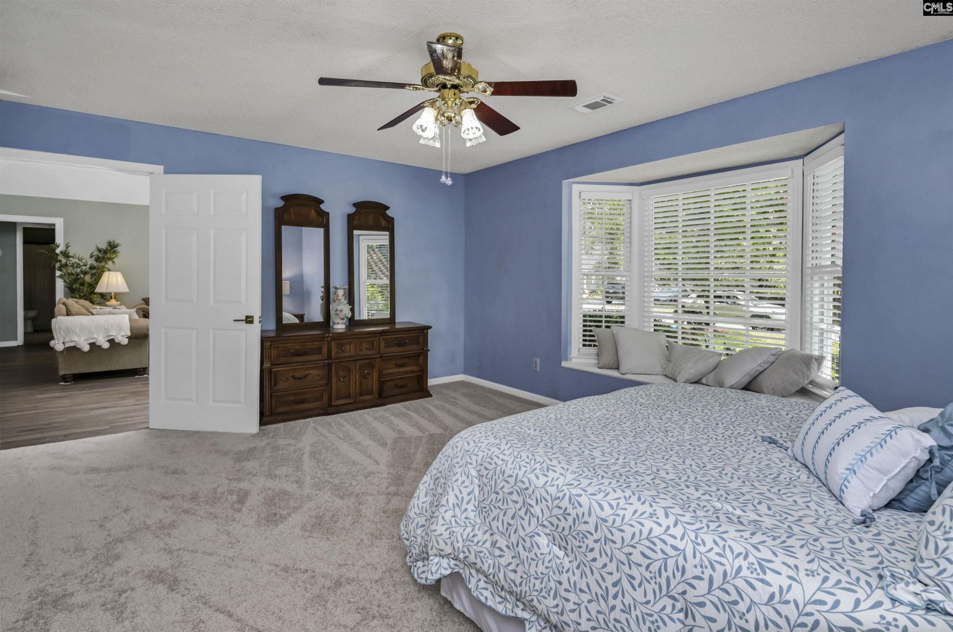 238 Danby Court  Photo 28