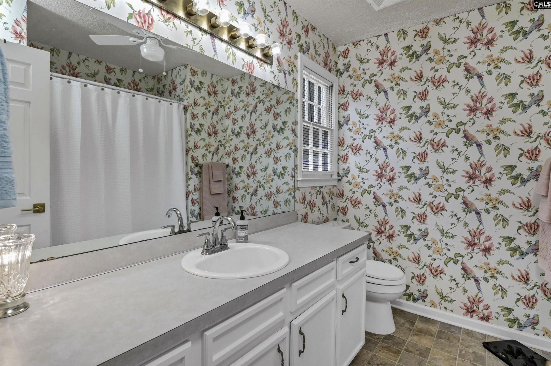 238 Danby Court  Photo 29