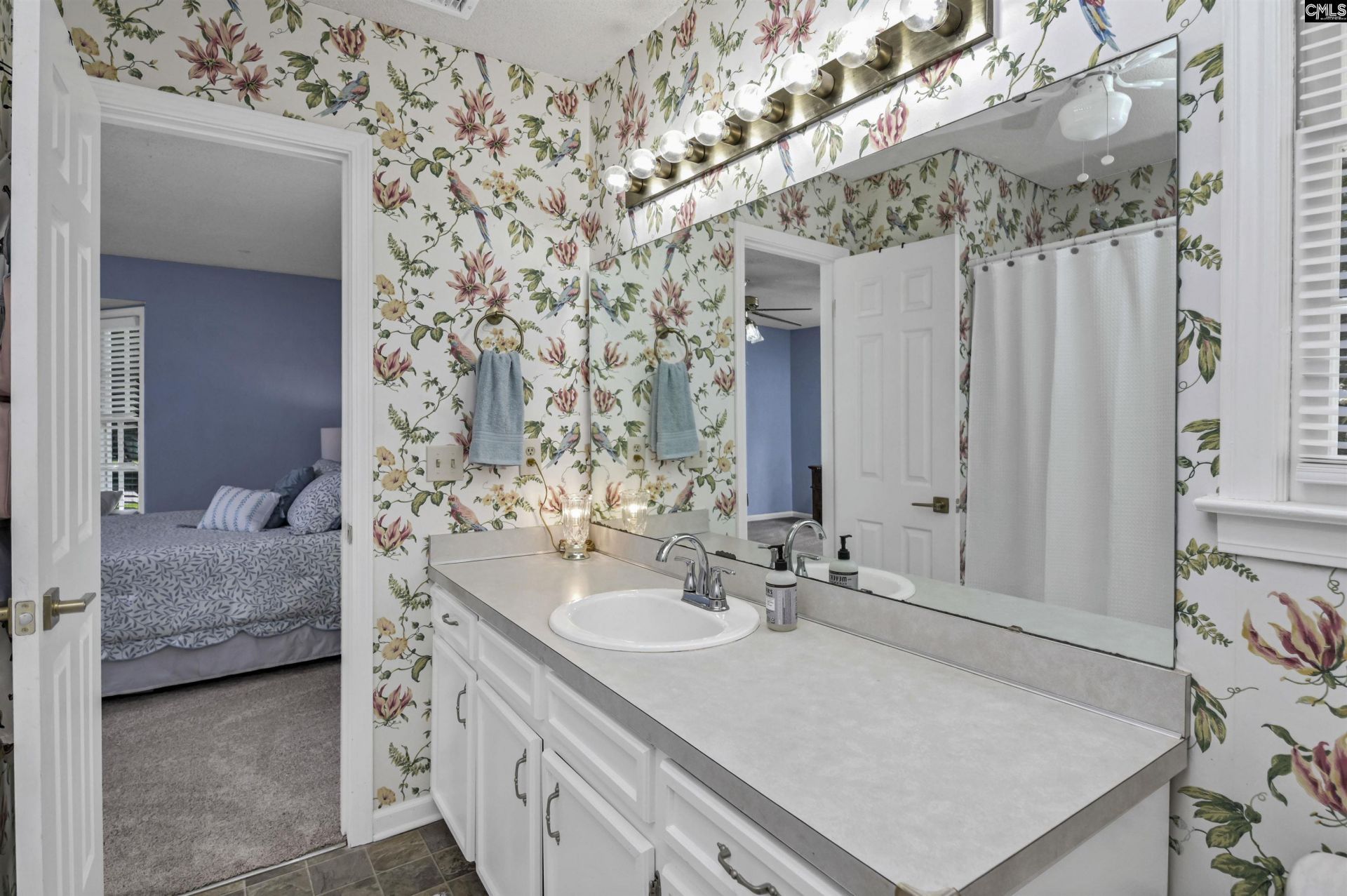 238 Danby Court  Photo 31