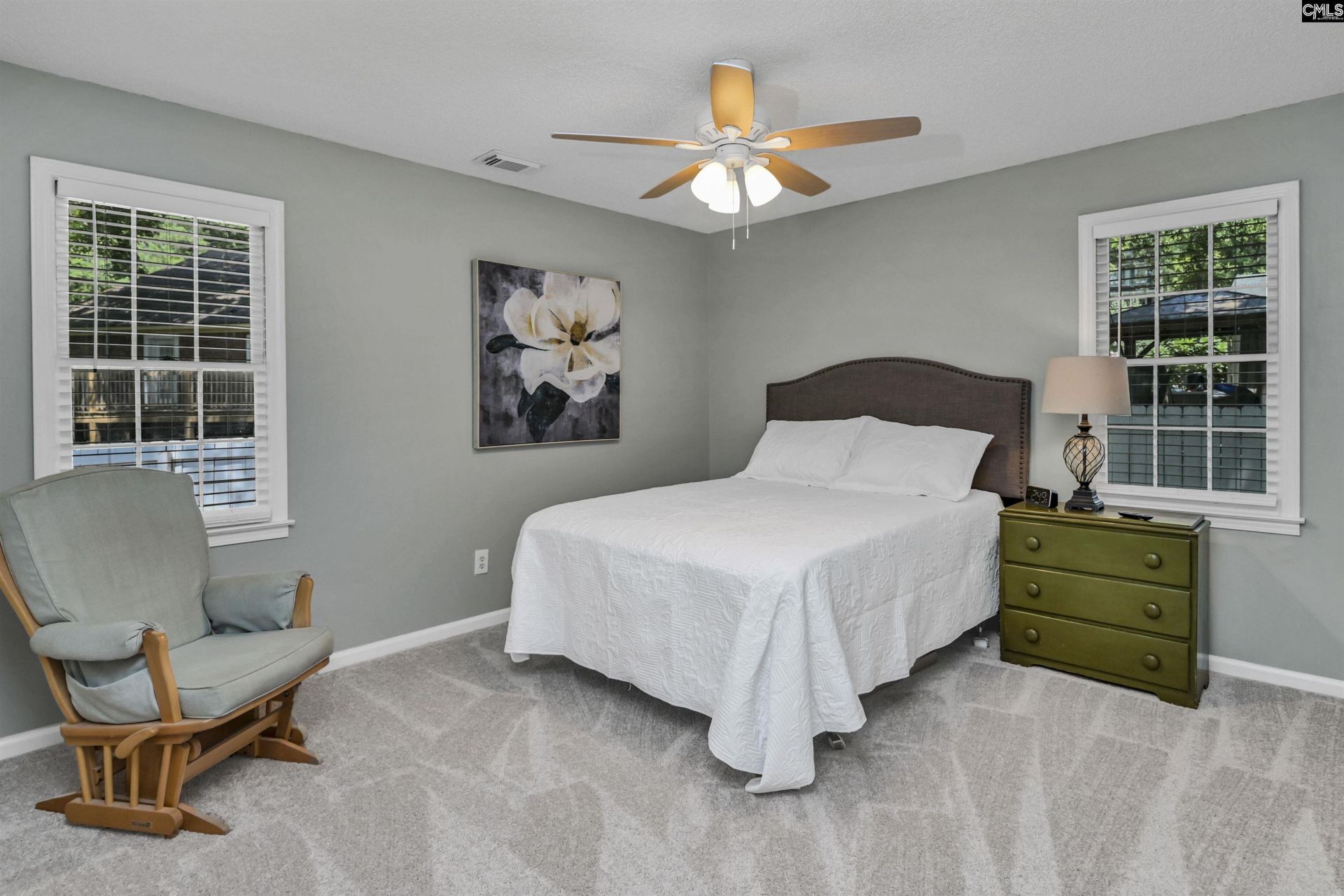 238 Danby Court  Photo 32