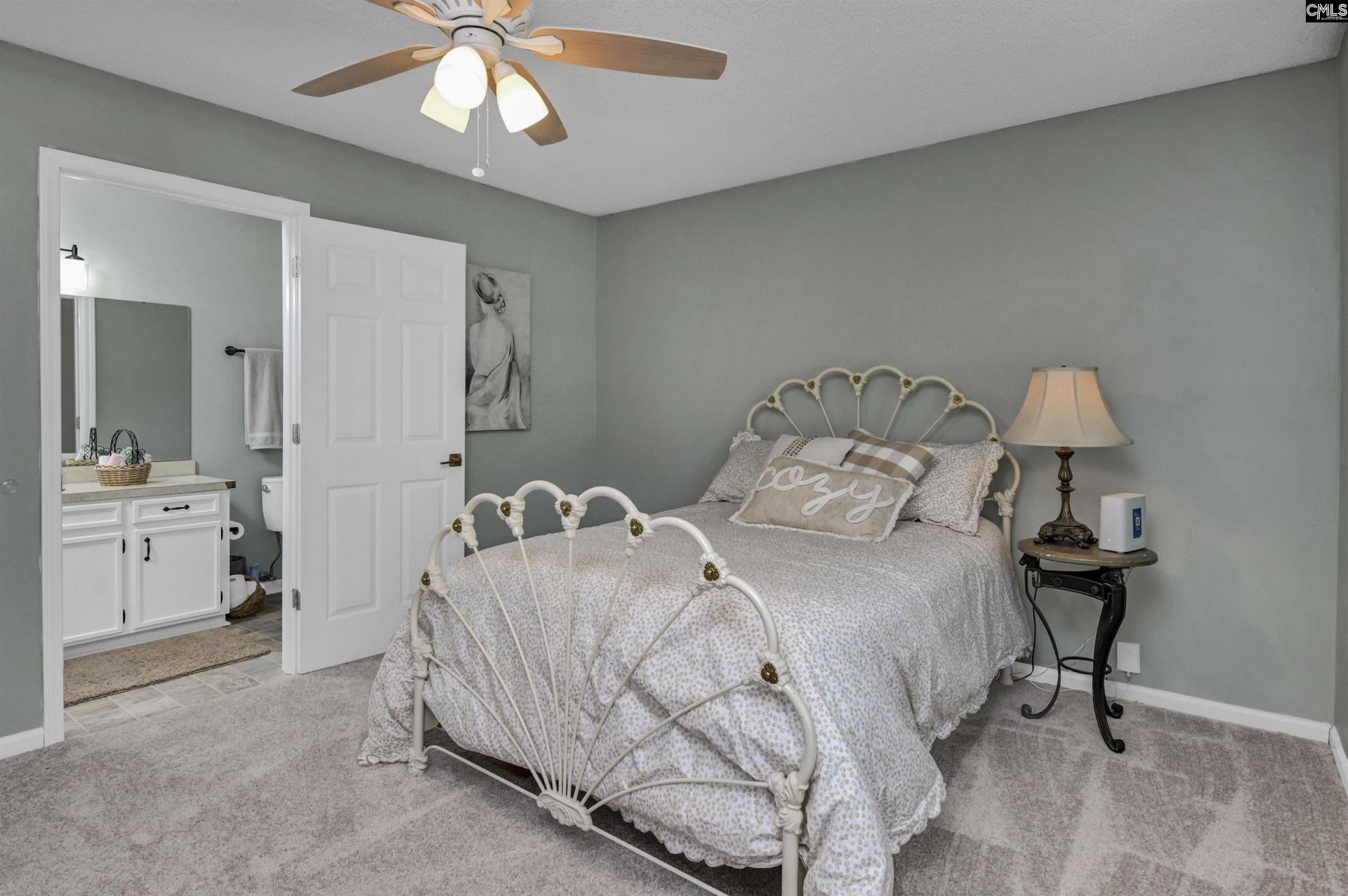 238 Danby Court  Photo 33