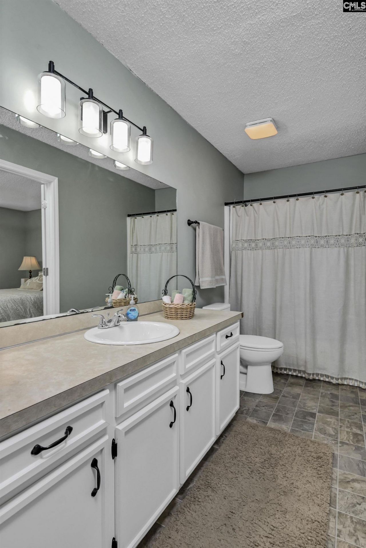 238 Danby Court  Photo 35