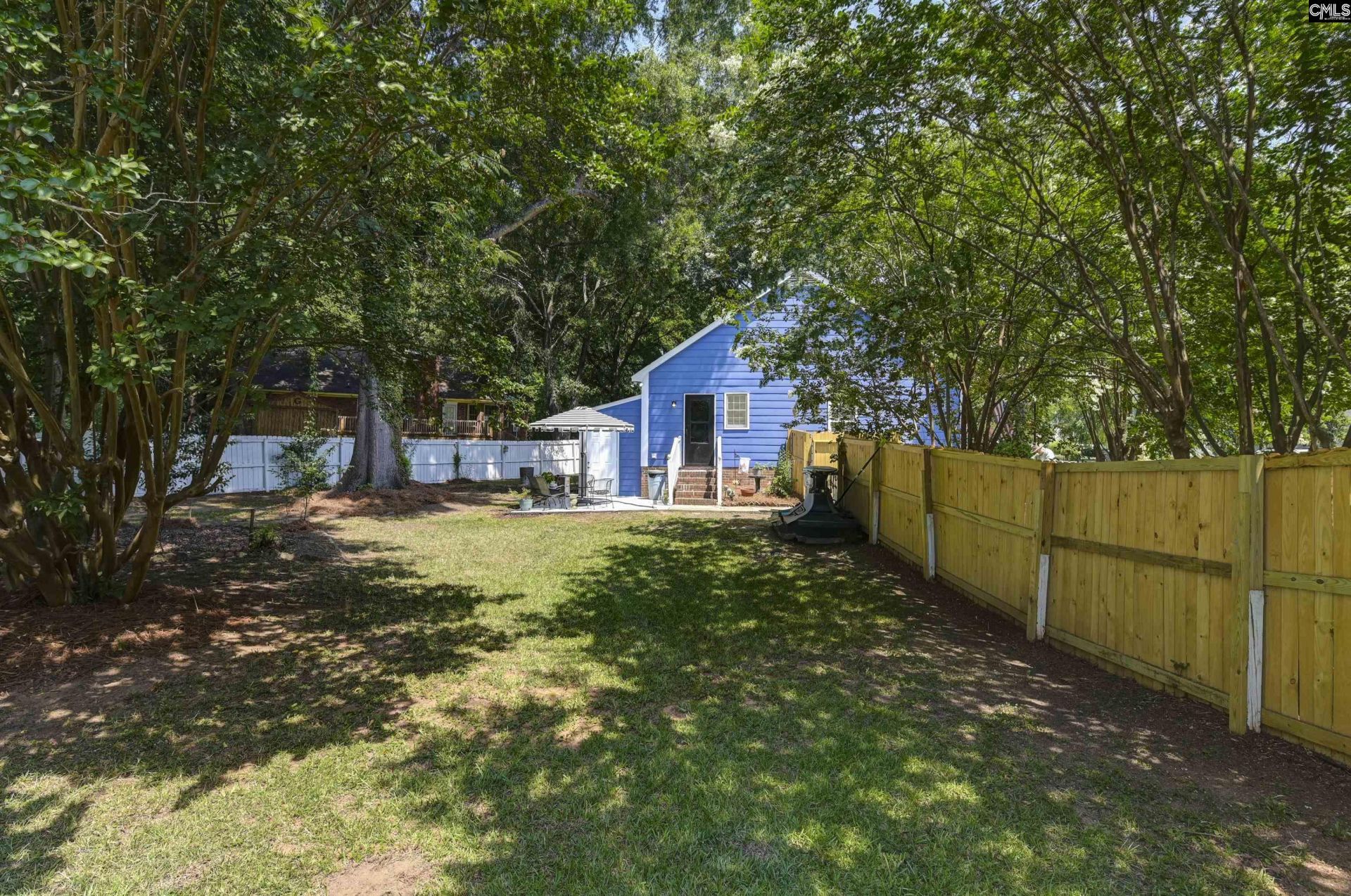 238 Danby Court  Photo 43