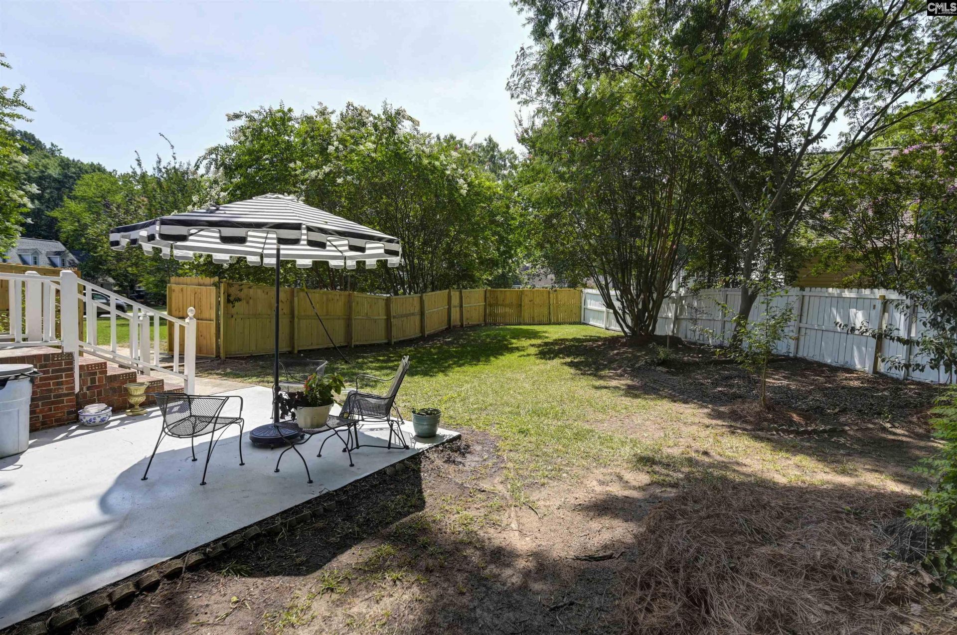 238 Danby Court  Photo 44