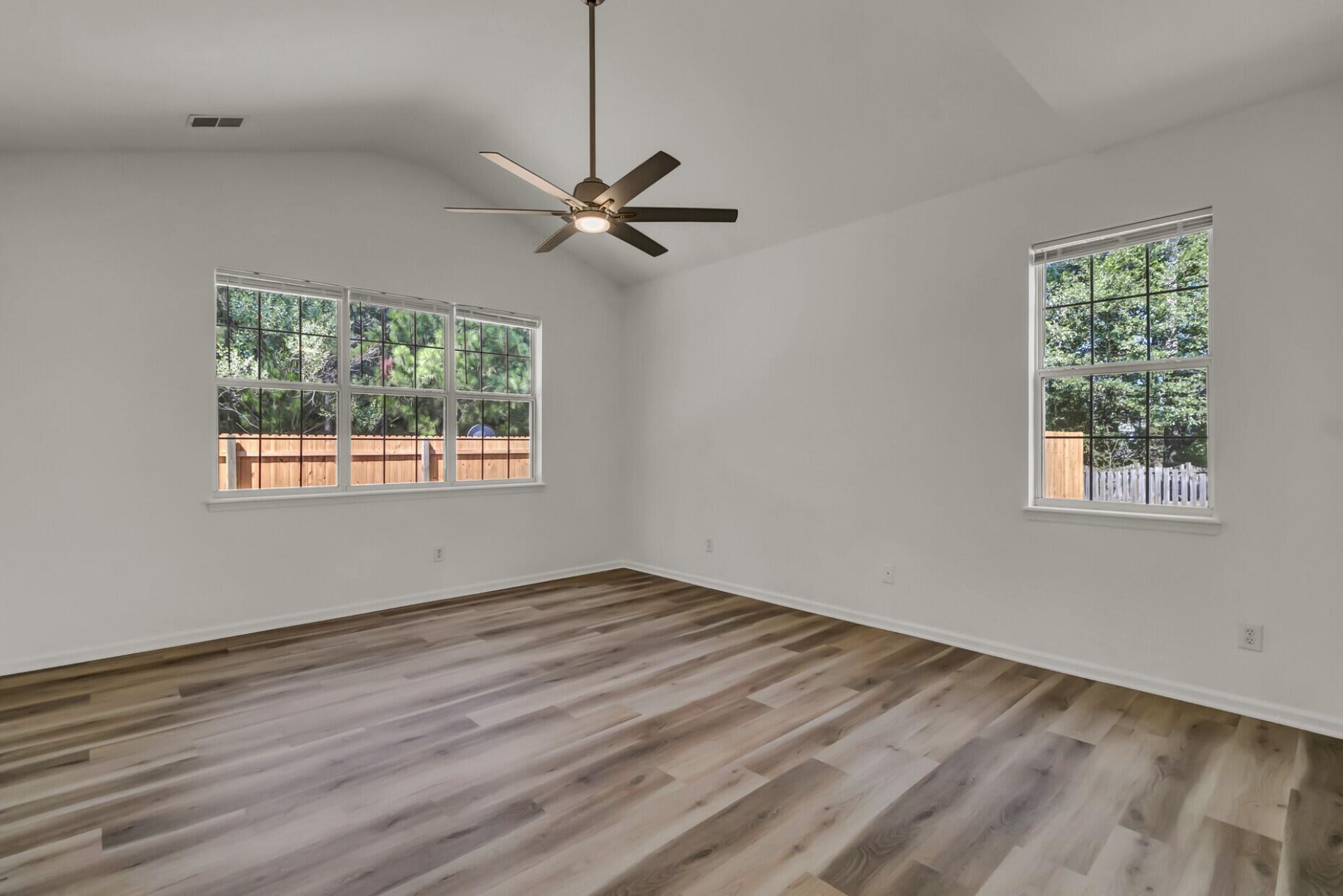 1417 Endicot Way Photo 17