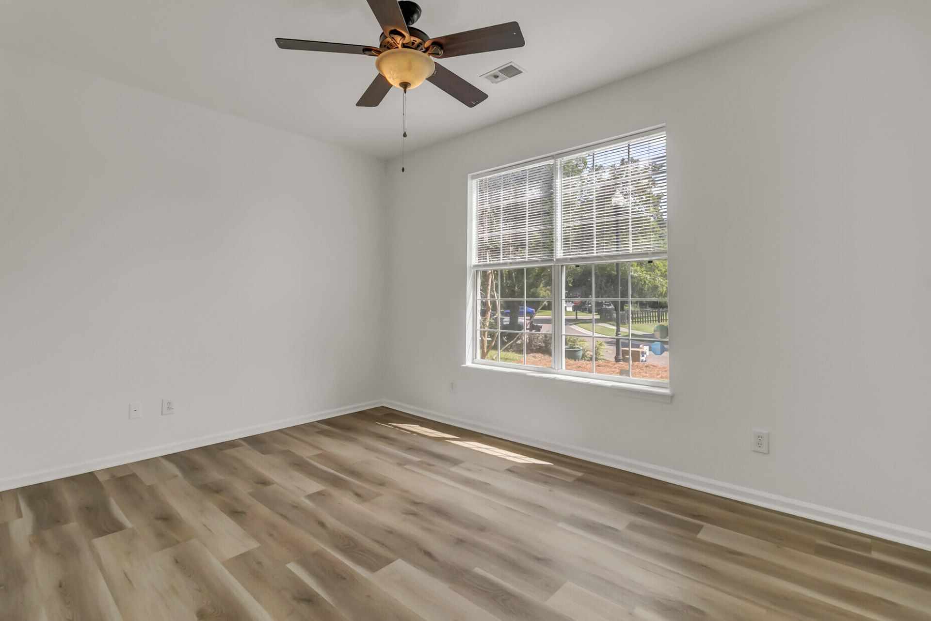 1417 Endicot Way Photo 27