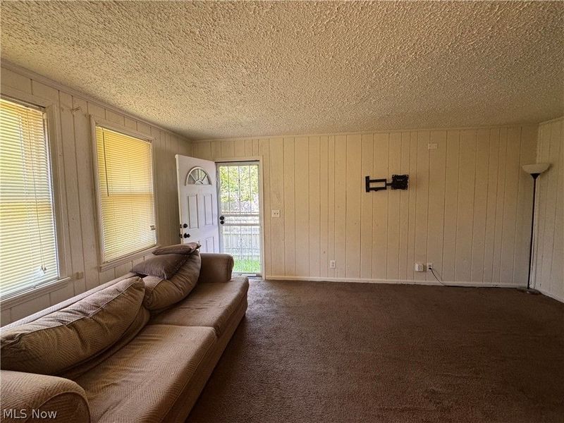 16404 Tarkington Avenue, Cleveland, OH 44128 Photo 4