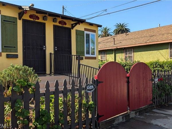 1526 E 9th Street, Long Beach, CA 90813