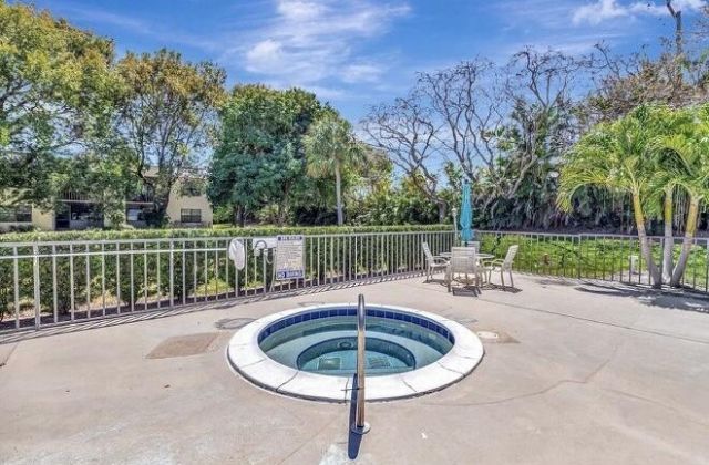 701 Avenue L, Unit Apt 204a, Delray Beach, FL 33483 Photo