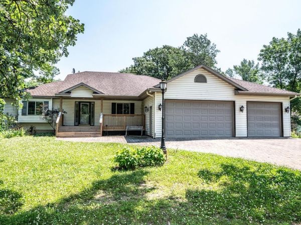 700 Ridge Road, Henderson, MN 56044
