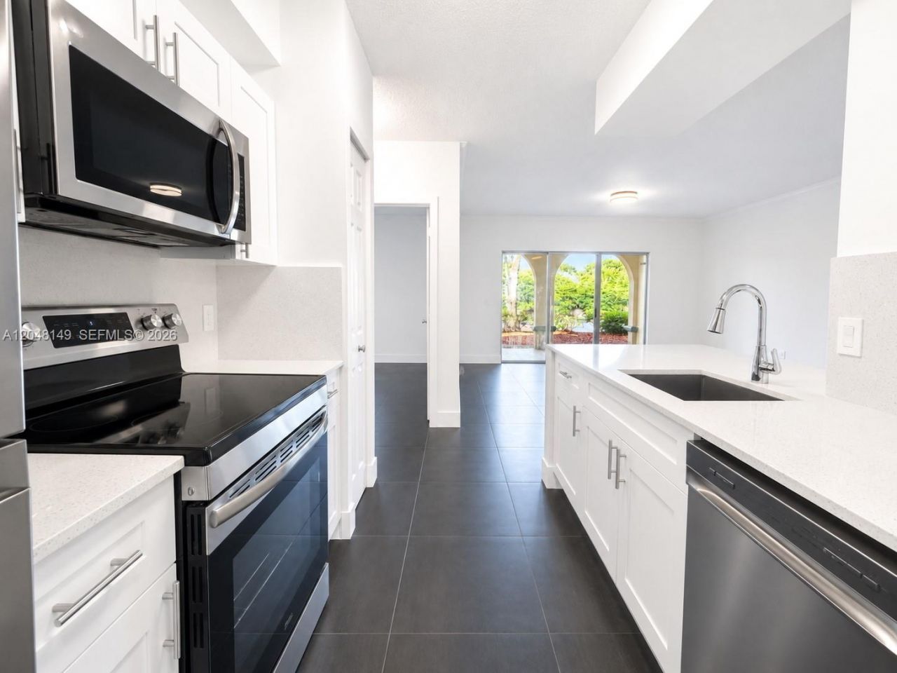 2452 Centergate Dr , Unit 102, Miramar, FL 33025 Photo