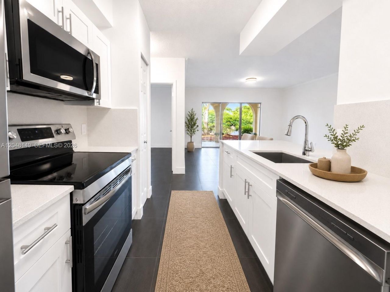 2452 Centergate Dr , Unit 102, Miramar, FL 33025 Photo
