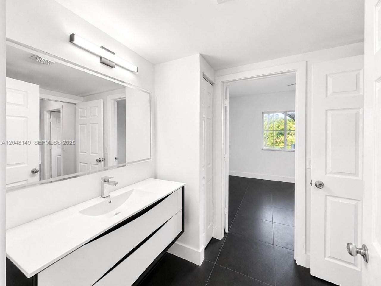 2452 Centergate Dr , Unit 102, Miramar, FL 33025 Photo