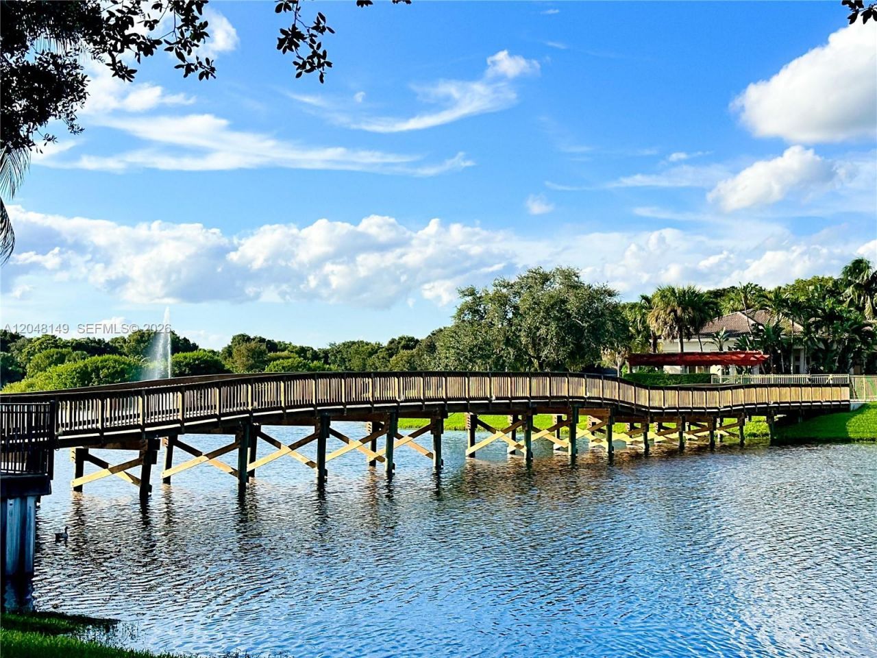 2452 Centergate Dr , Unit 102, Miramar, FL 33025 Photo