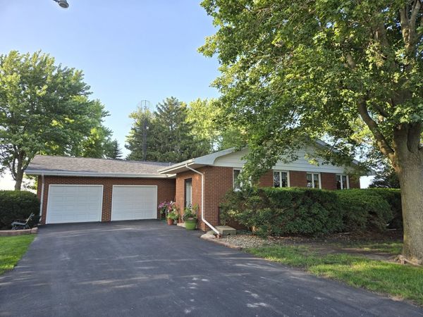 41294 E 100 North Road , Bellflower, IL 62174