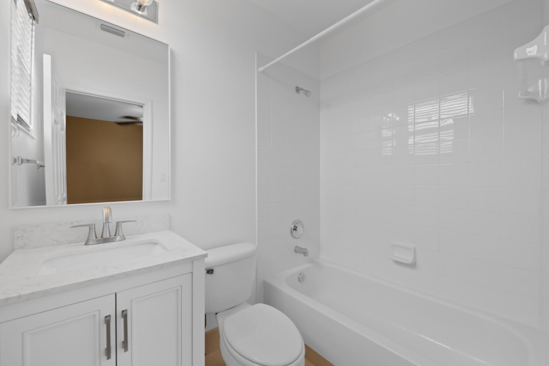 1033 NE 17th Way, Unit 905, Fort Lauderdale, FL 33304 Photo