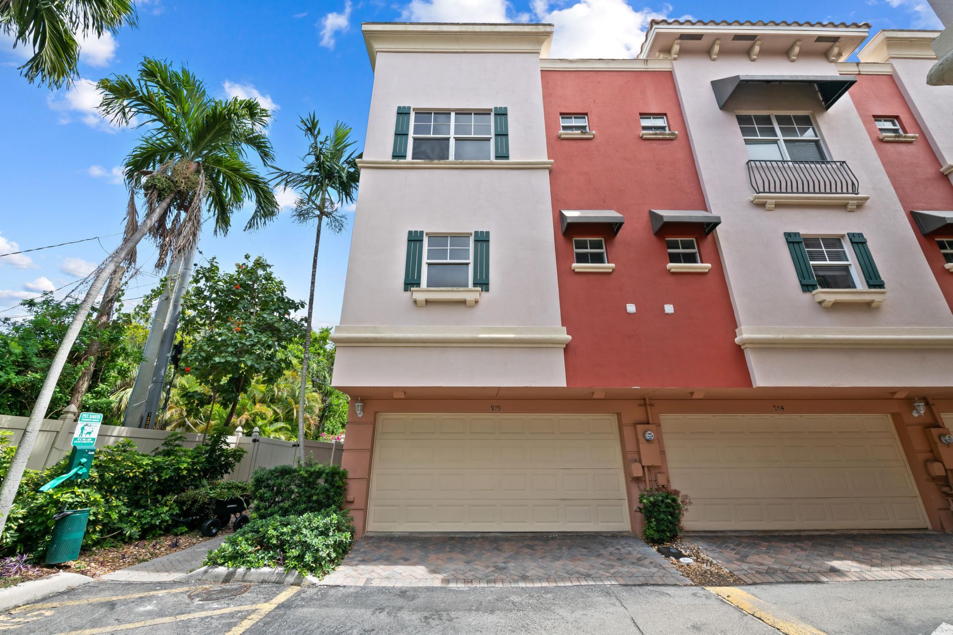 1033 NE 17th Way, Unit 905, Fort Lauderdale, FL 33304 Photo