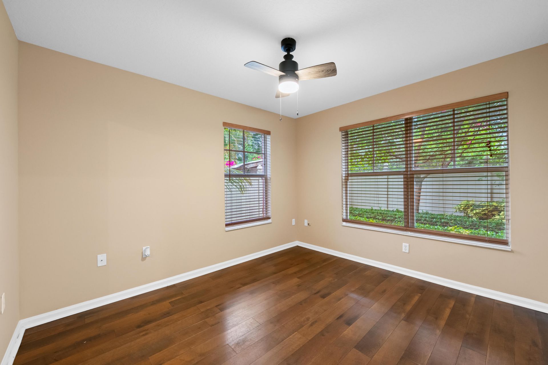 1033 NE 17th Way, Unit 905, Fort Lauderdale, FL 33304 Photo