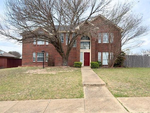704 Inglewood Trail, DeSoto, TX 75115
