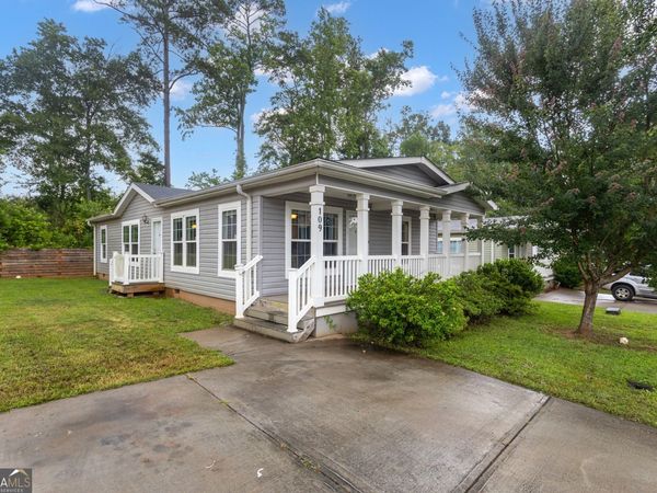 109 Willow Drive E, Newnan, GA 30263