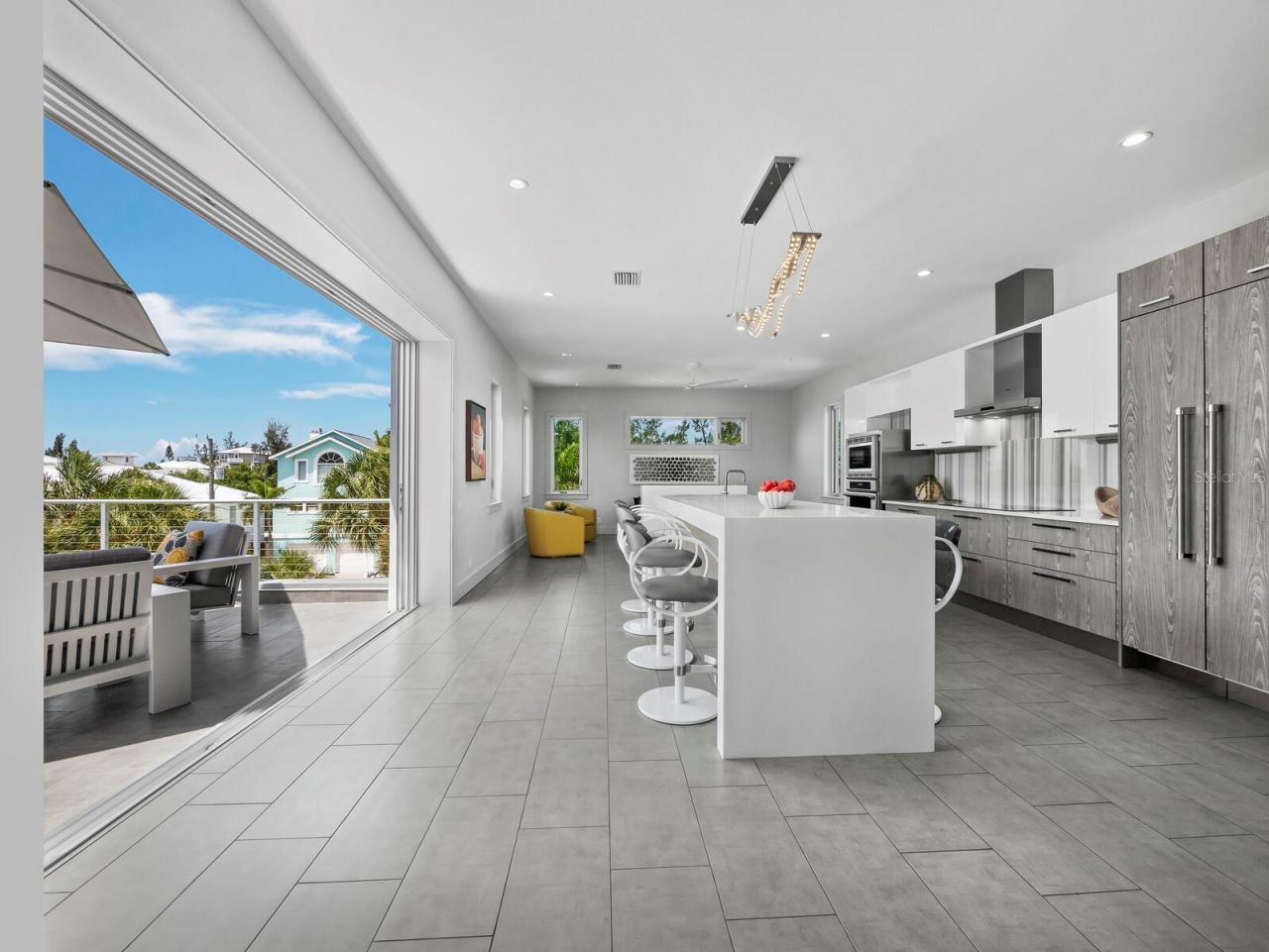 471 Island Circle, Sarasota, FL 34242 Photo