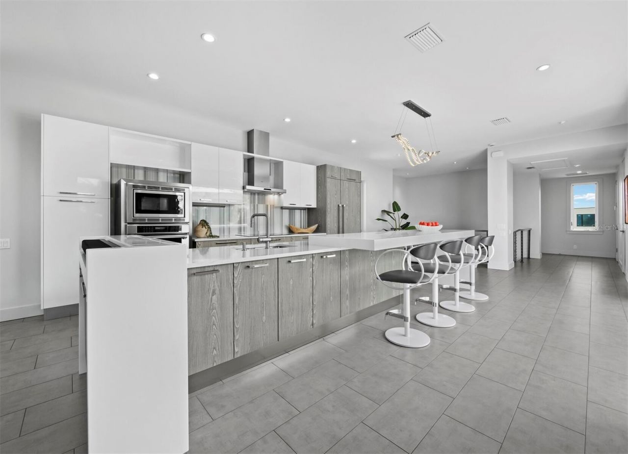 471 Island Circle, Sarasota, FL 34242 Photo