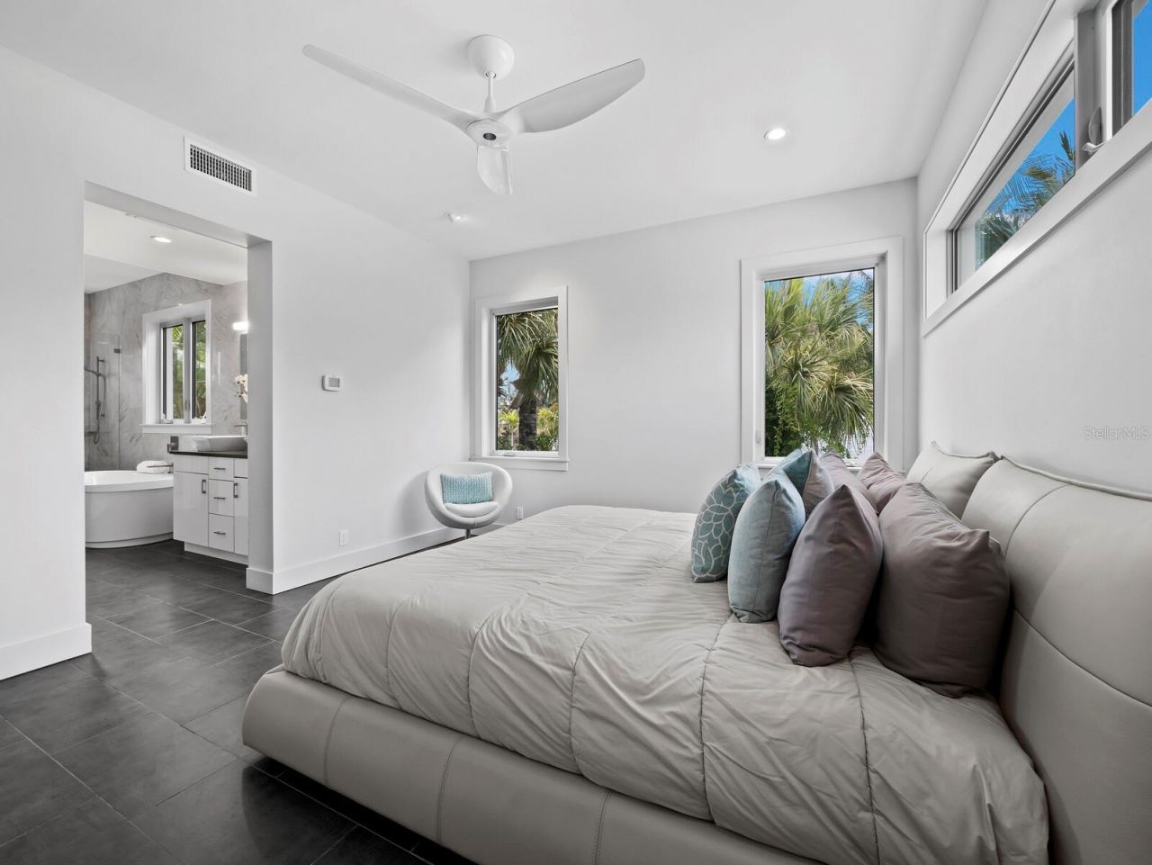 471 Island Circle, Sarasota, FL 34242 Photo