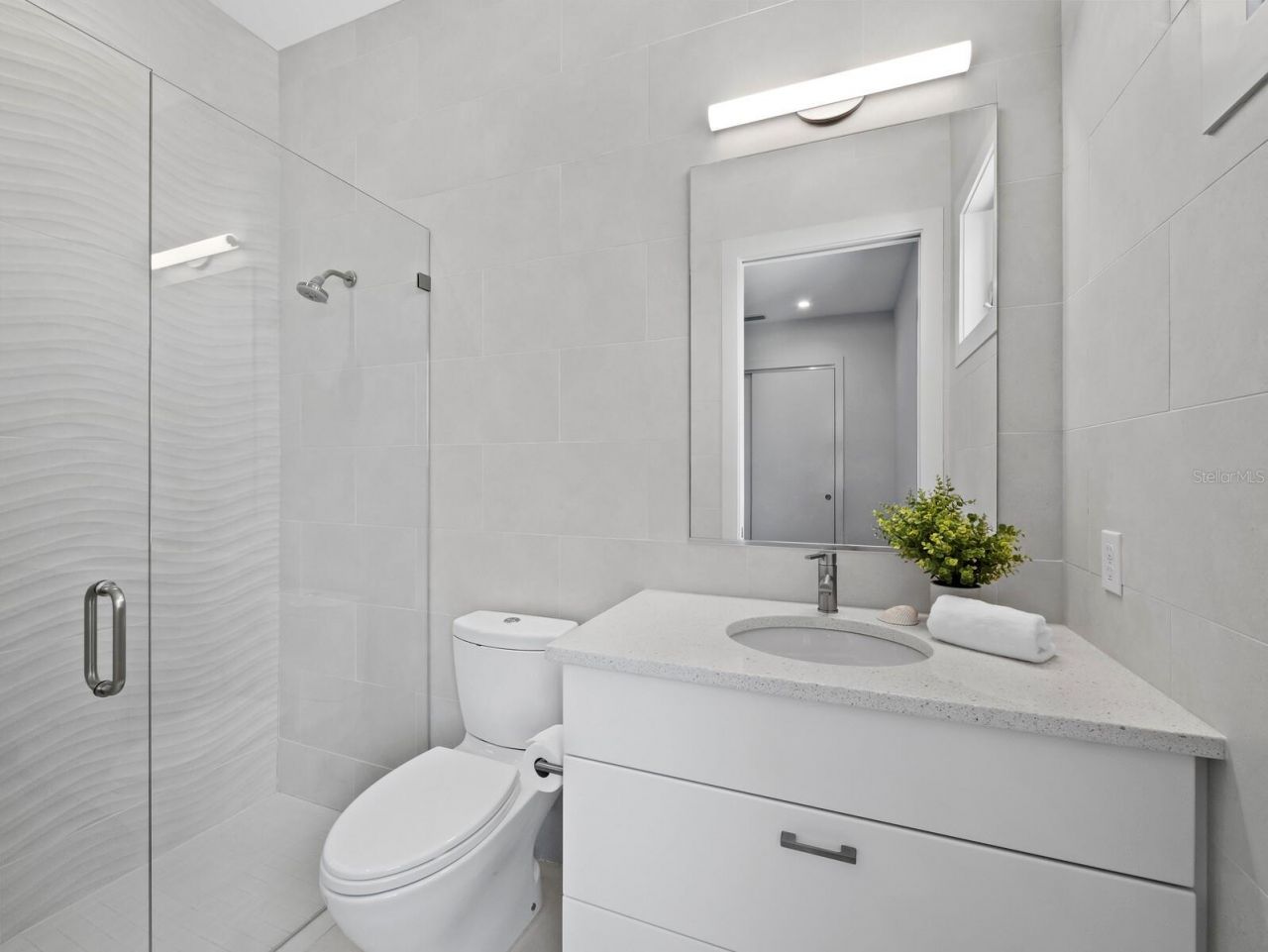 471 Island Circle, Sarasota, FL 34242 Photo