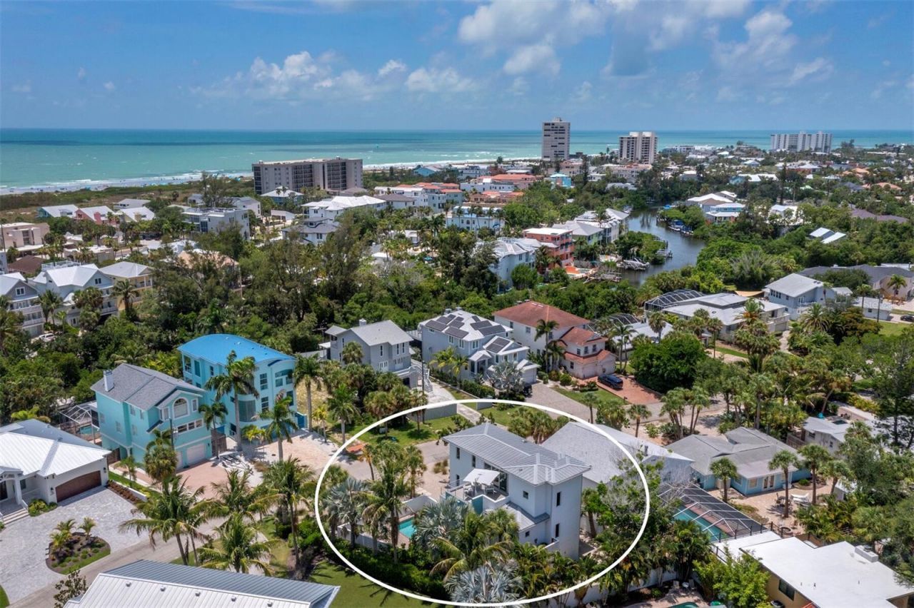 471 Island Circle, Sarasota, FL 34242 Photo