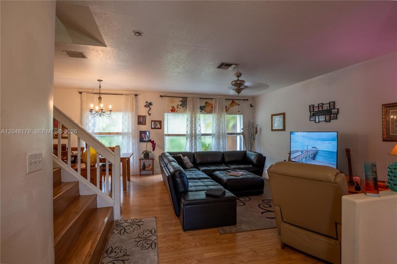 3871 Jasmine Ln, Coral Springs, FL 33065 Photo