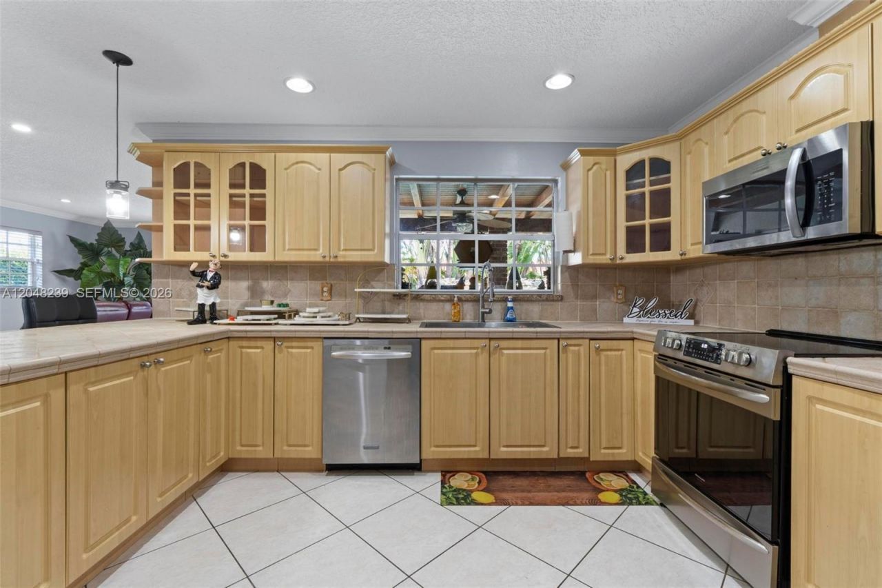 14012 SW 38th Ter, Miami, FL 33175 Photo