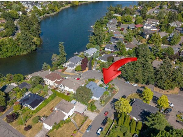 928 Mesher Pl, Esquimalt, BC V9A 6Z1