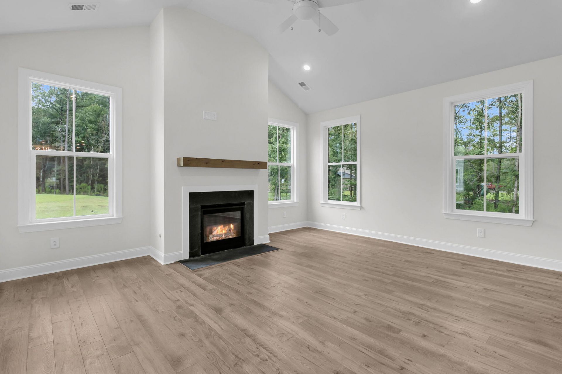 303 Cherry Orchard Drive Photo 18