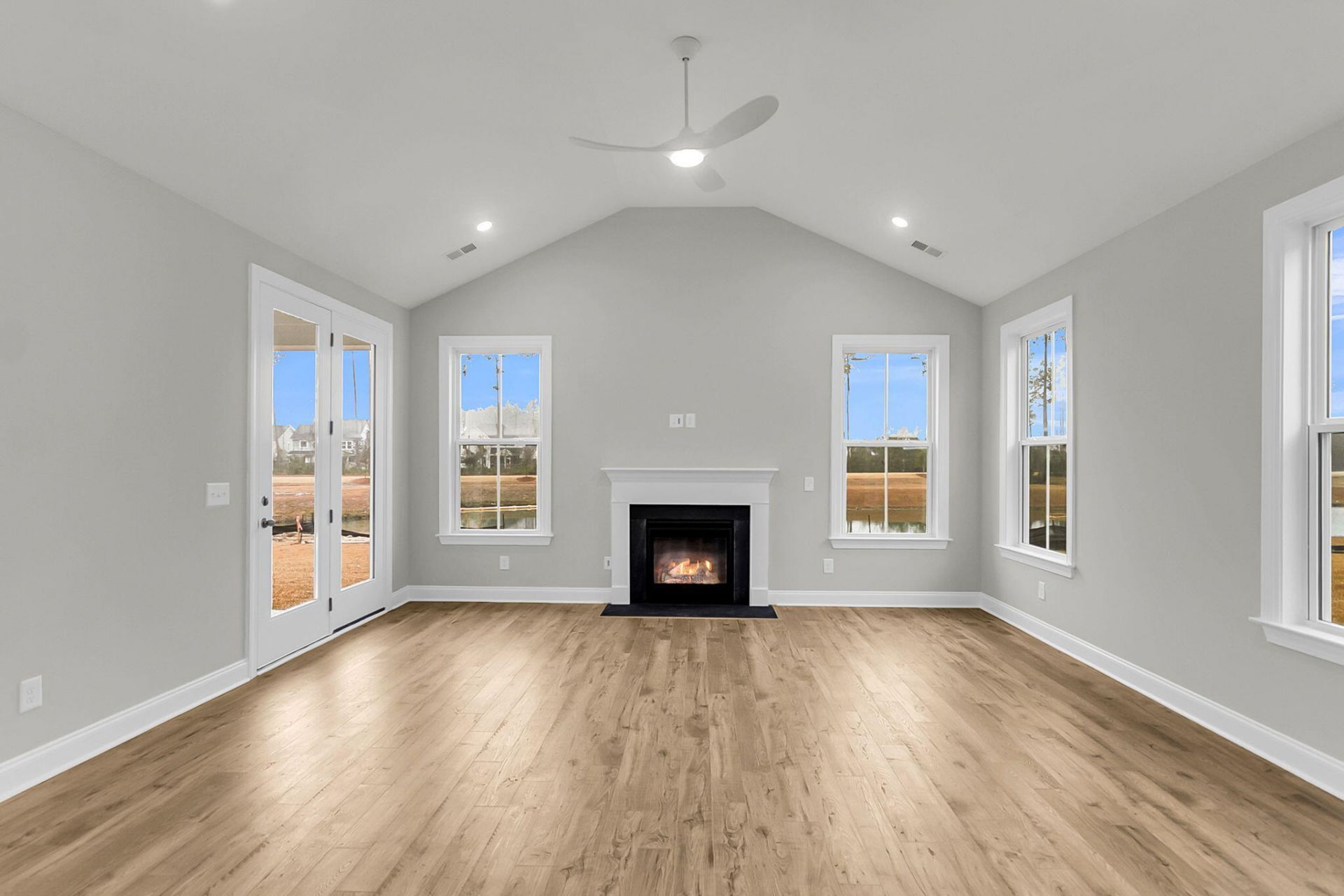 303 Cherry Orchard Drive Photo 24