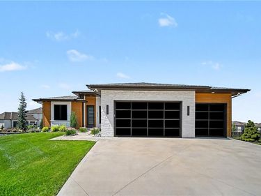 2131 NW Palisades Drive, Riverside, MO 64150