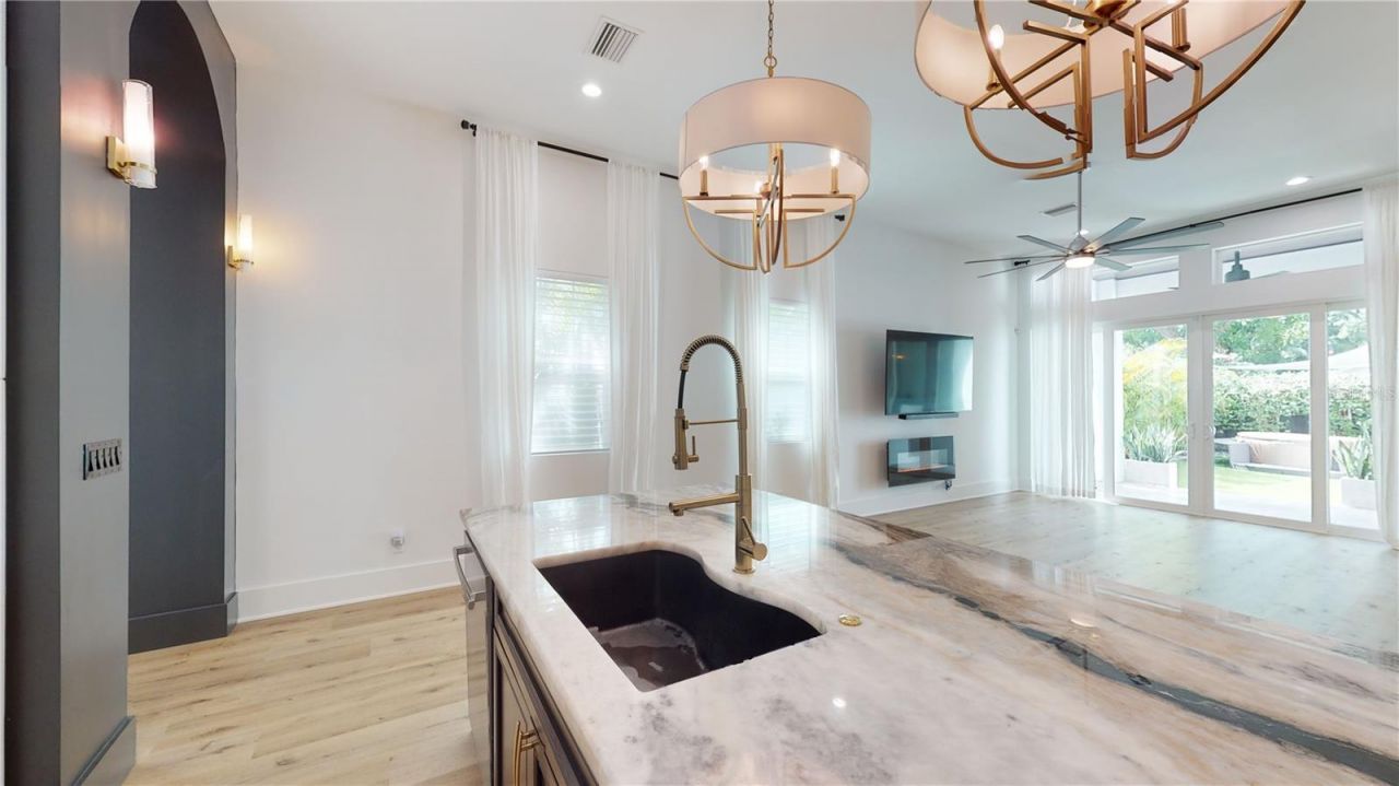 1068 19th Avenue N, Saint Petersburg, FL 33704 Photo