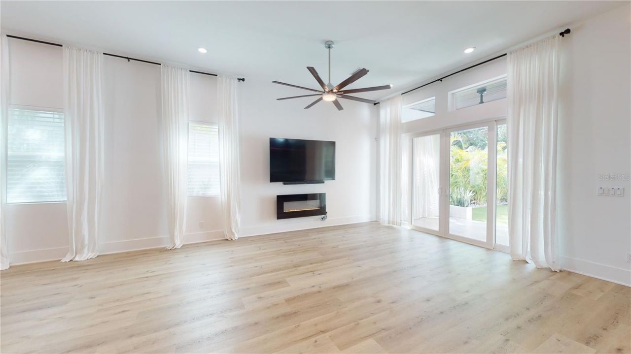 1068 19th Avenue N, Saint Petersburg, FL 33704 Photo