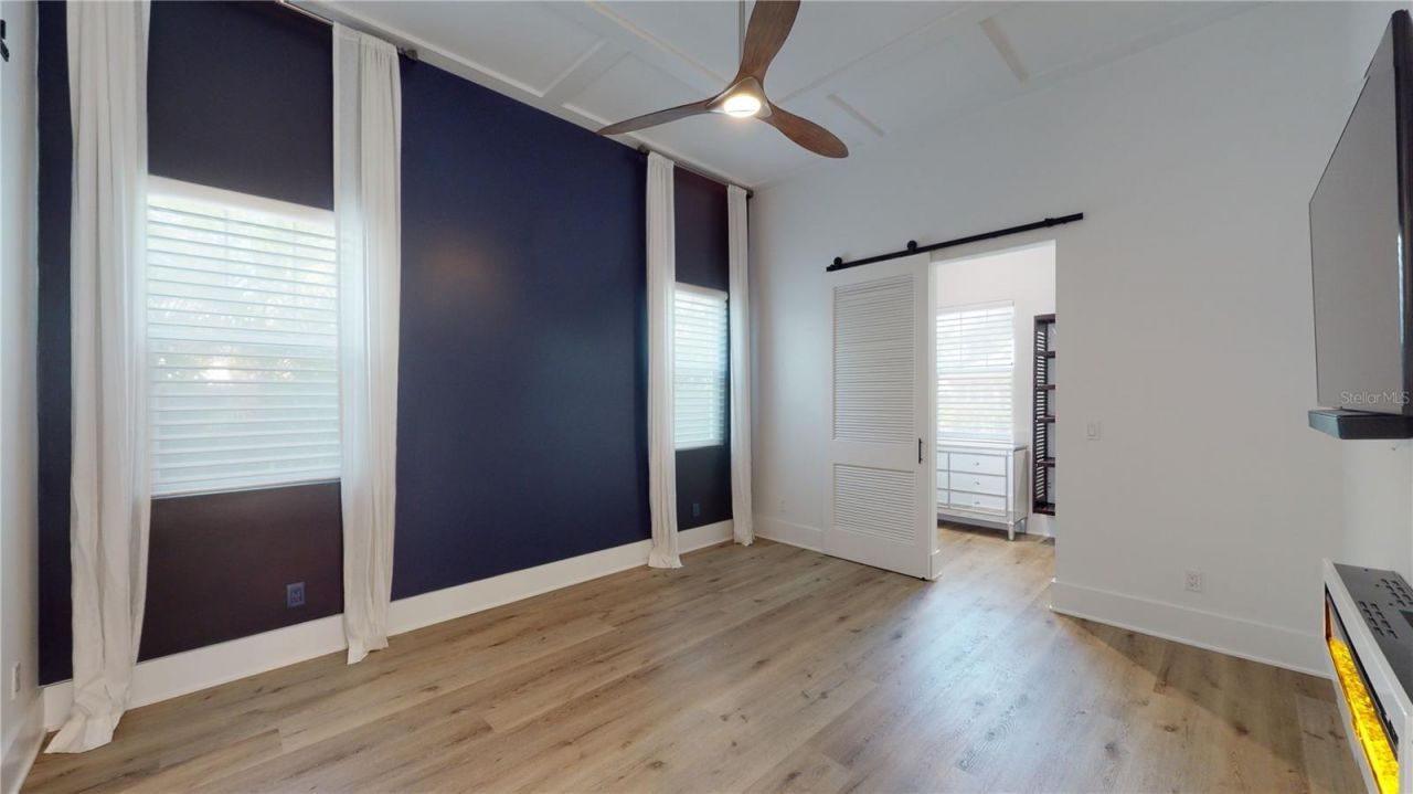 1068 19th Avenue N, Saint Petersburg, FL 33704 Photo