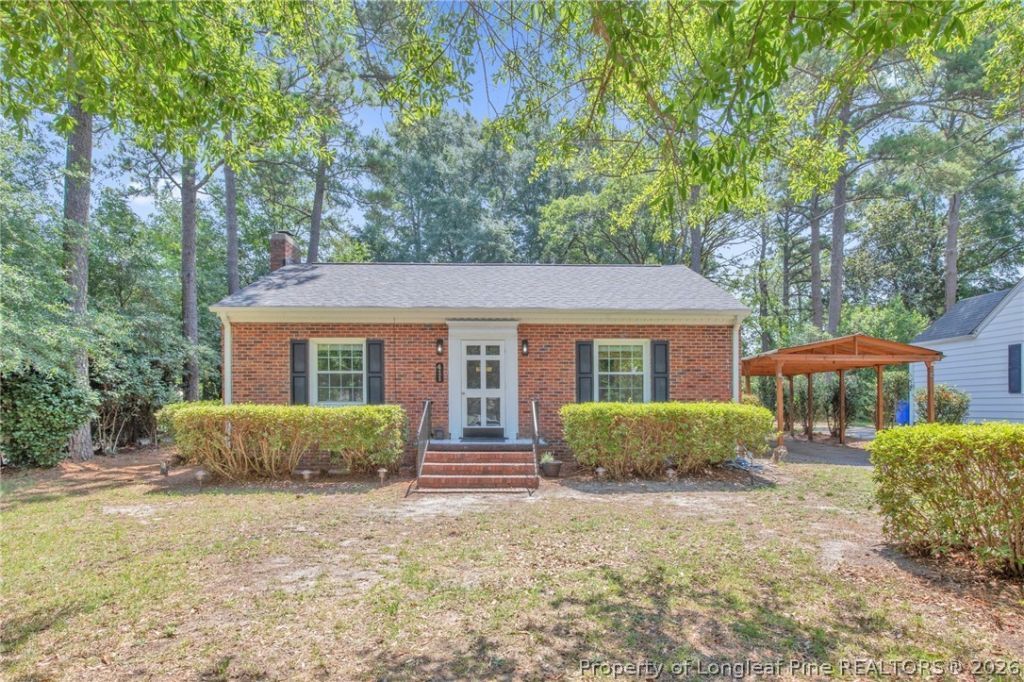411 Vista Drive, Fayetteville, NC 28305 Main Photo