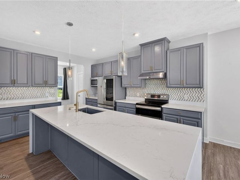 5454 Schueller Boulevard, Sheffield Lake, OH 44054 Photo 9